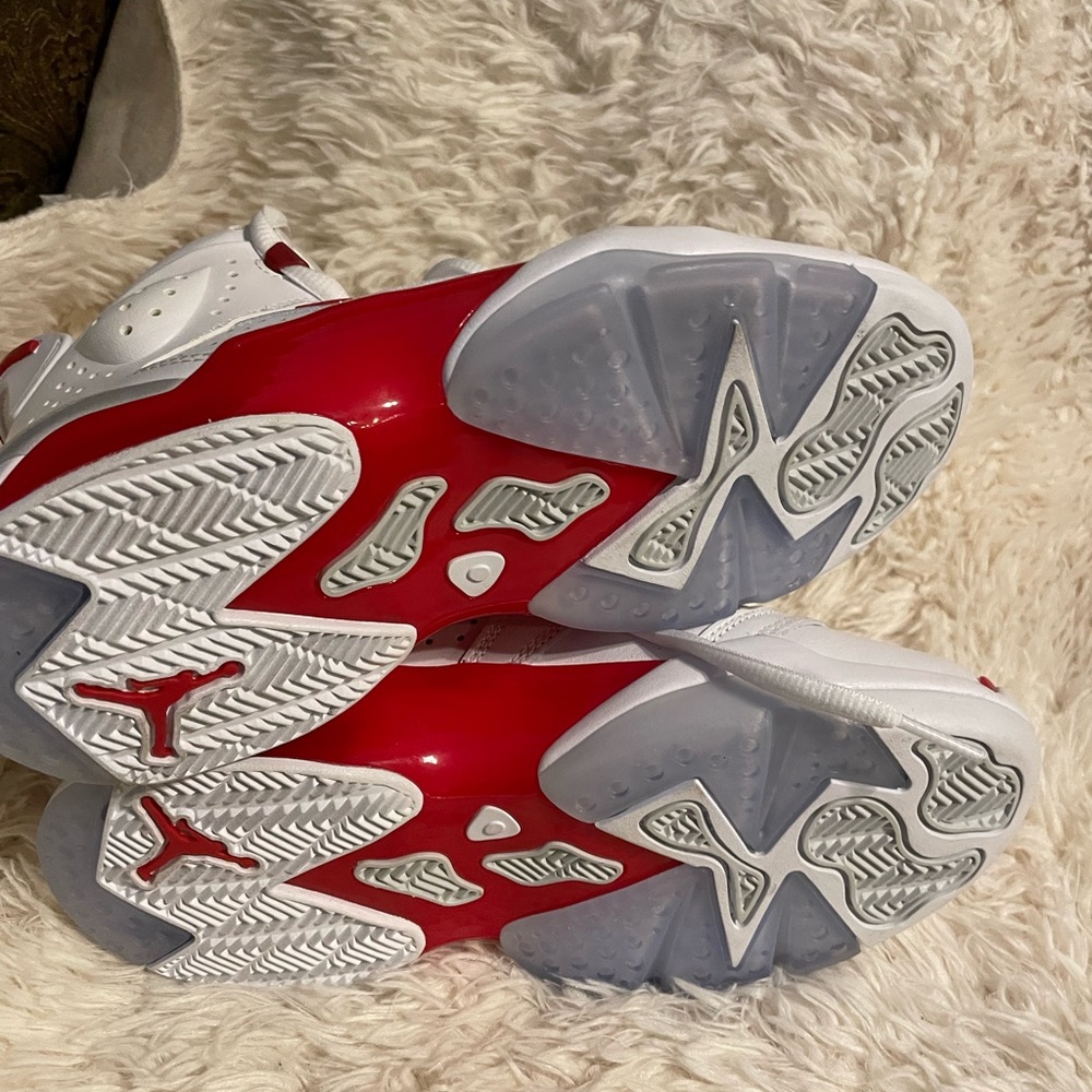 Kids' 6-17-23 Basketball Sneaker
JORDAN - Picture 6 of 7